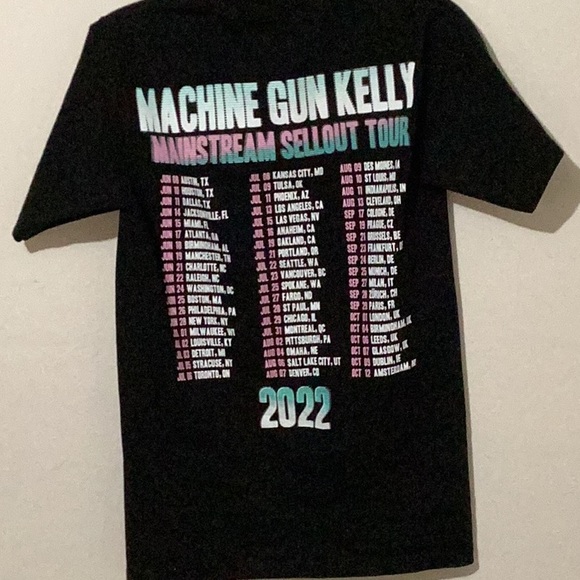 Machine gun Kelly, 2022 tour shirt - Picture 5 of 5